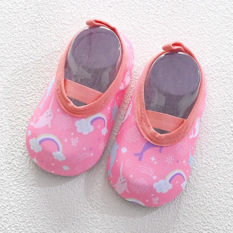 Zapatillas acuáticas para niños: Zapatillas deportivas de playa para deportes acuáticos. Calzado para natación y actividades tanto en interiores como al aire libre. Zapatillas descalzas para niños y niñas.