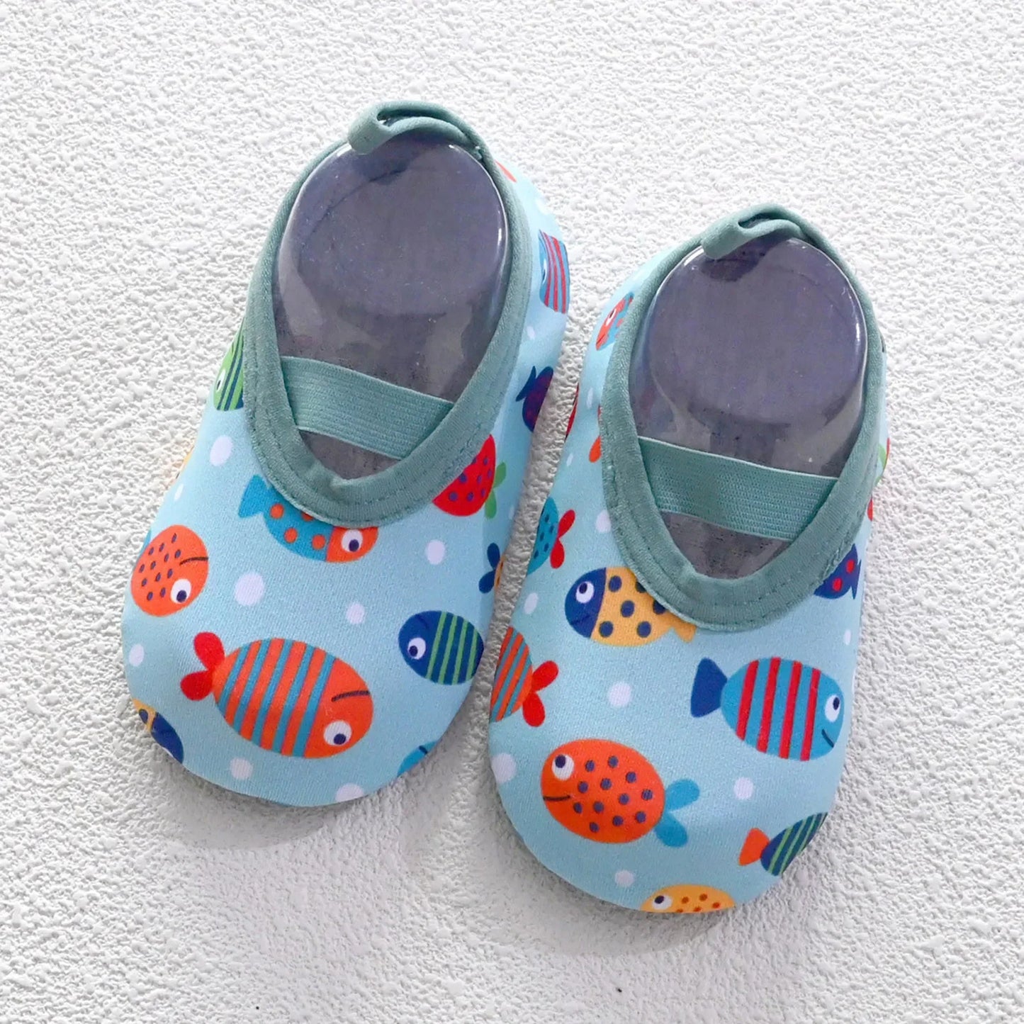 Zapatillas acuáticas para niños: Zapatillas deportivas de playa para deportes acuáticos. Calzado para natación y actividades tanto en interiores como al aire libre. Zapatillas descalzas para niños y niñas.